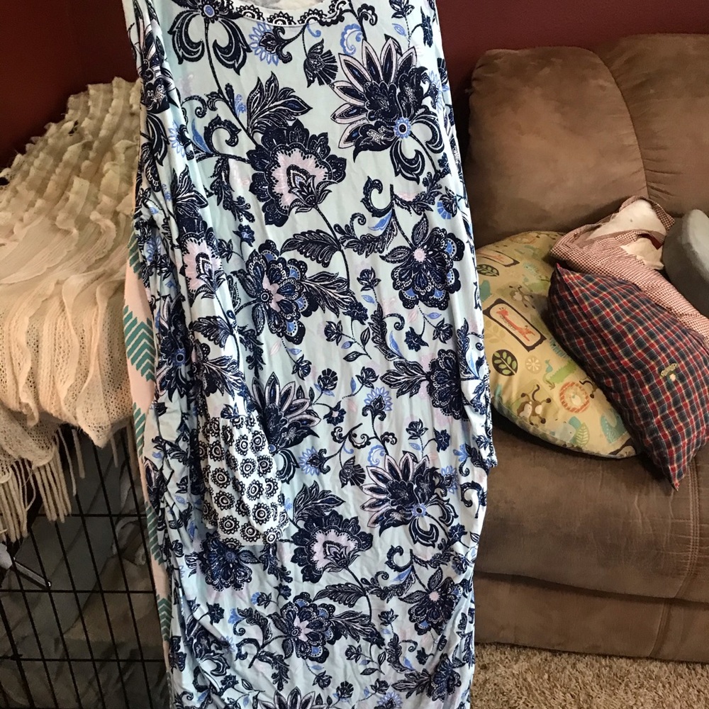 Maternity pretty print below knee dress